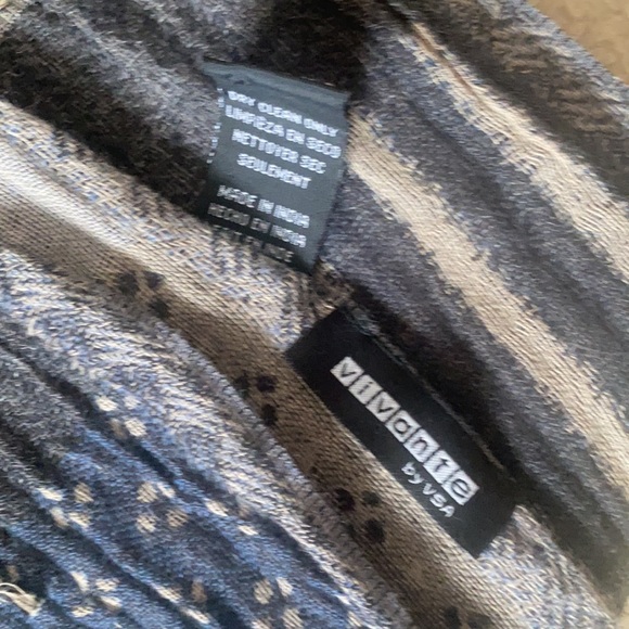 Vivante wool blend scarf - Picture 3 of 7